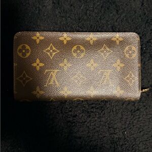 Louis Vuitton Brown and Gold Monogram Clutch